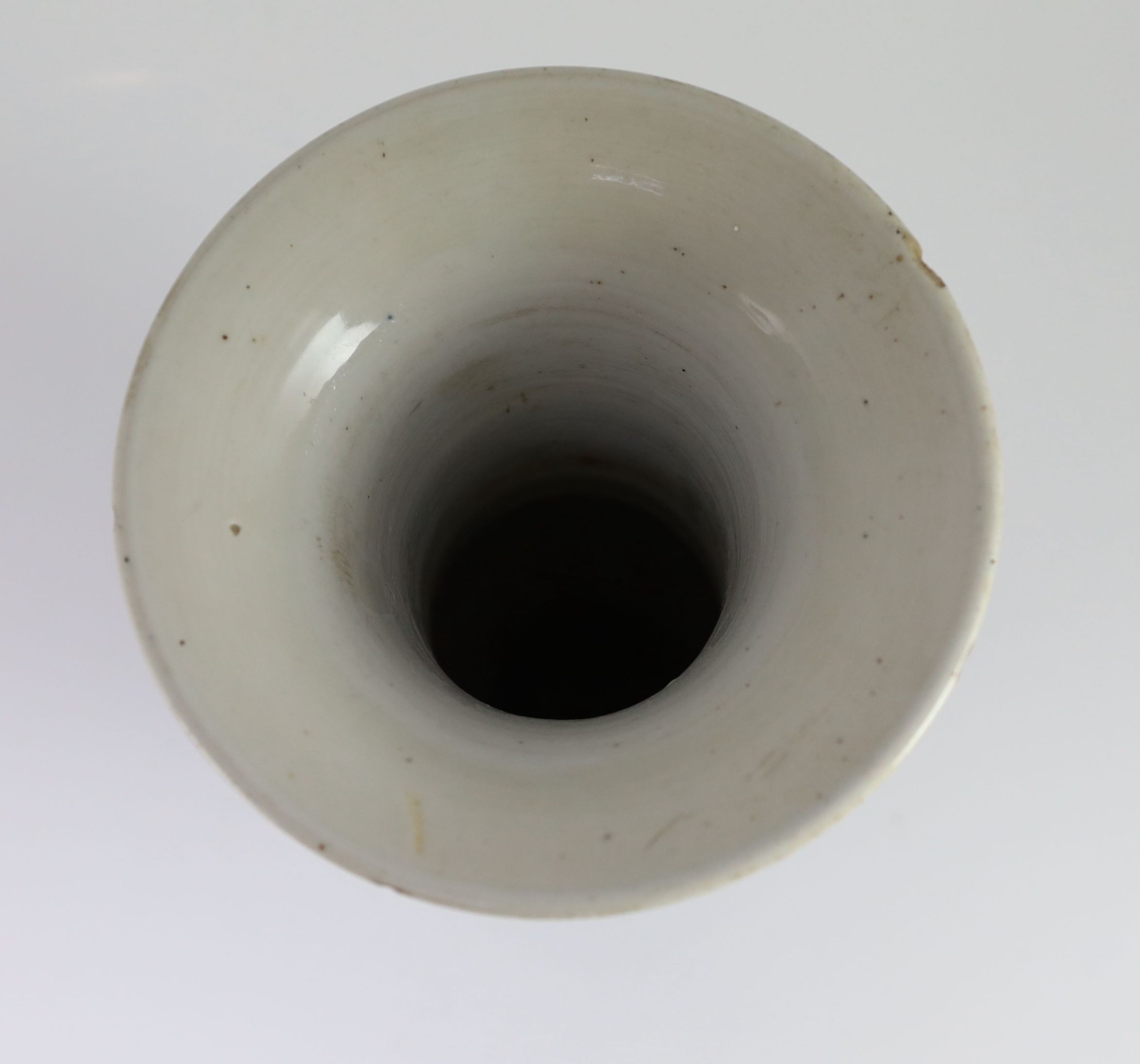 A Chinese blue and white yen-yen vase, Kangxi period, 37cm high, small rim chips